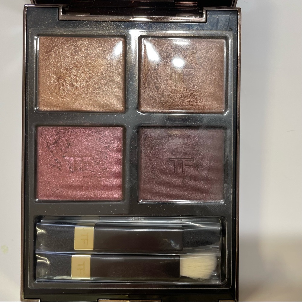Tom Ford eyeshadow quads - 04 Honeymoon, slightly used!